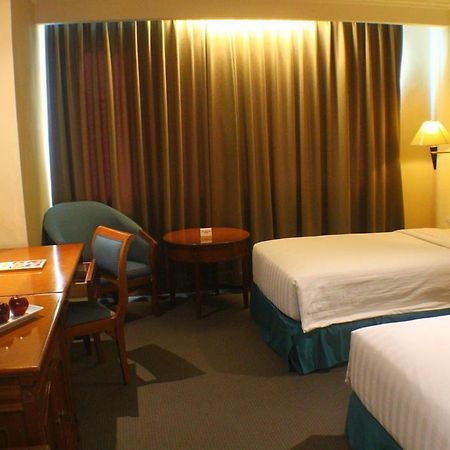 Grand Arkenso Park View Hotell Semarang Exteriör bild