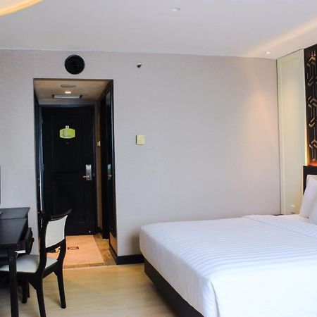 Grand Arkenso Park View Hotell Semarang Exteriör bild