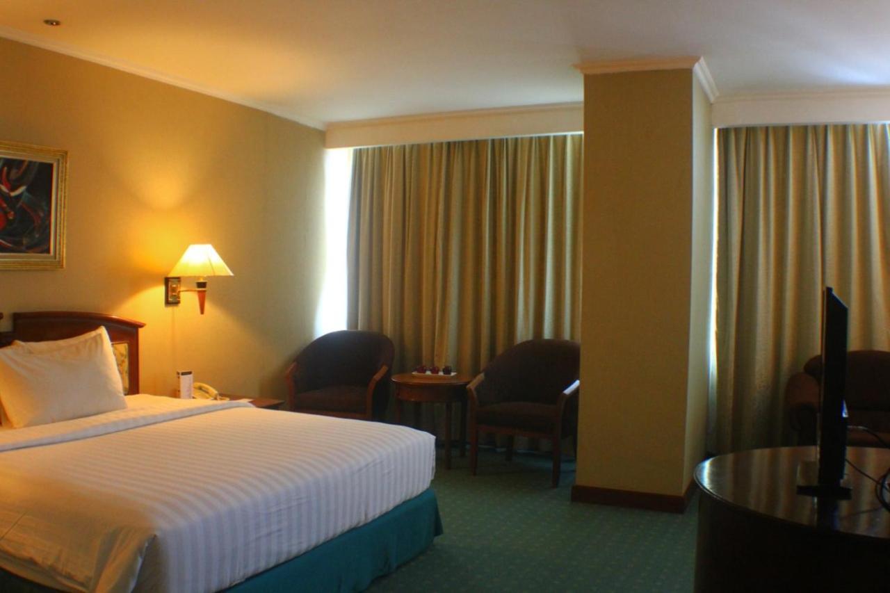 Grand Arkenso Park View Hotell Semarang Exteriör bild