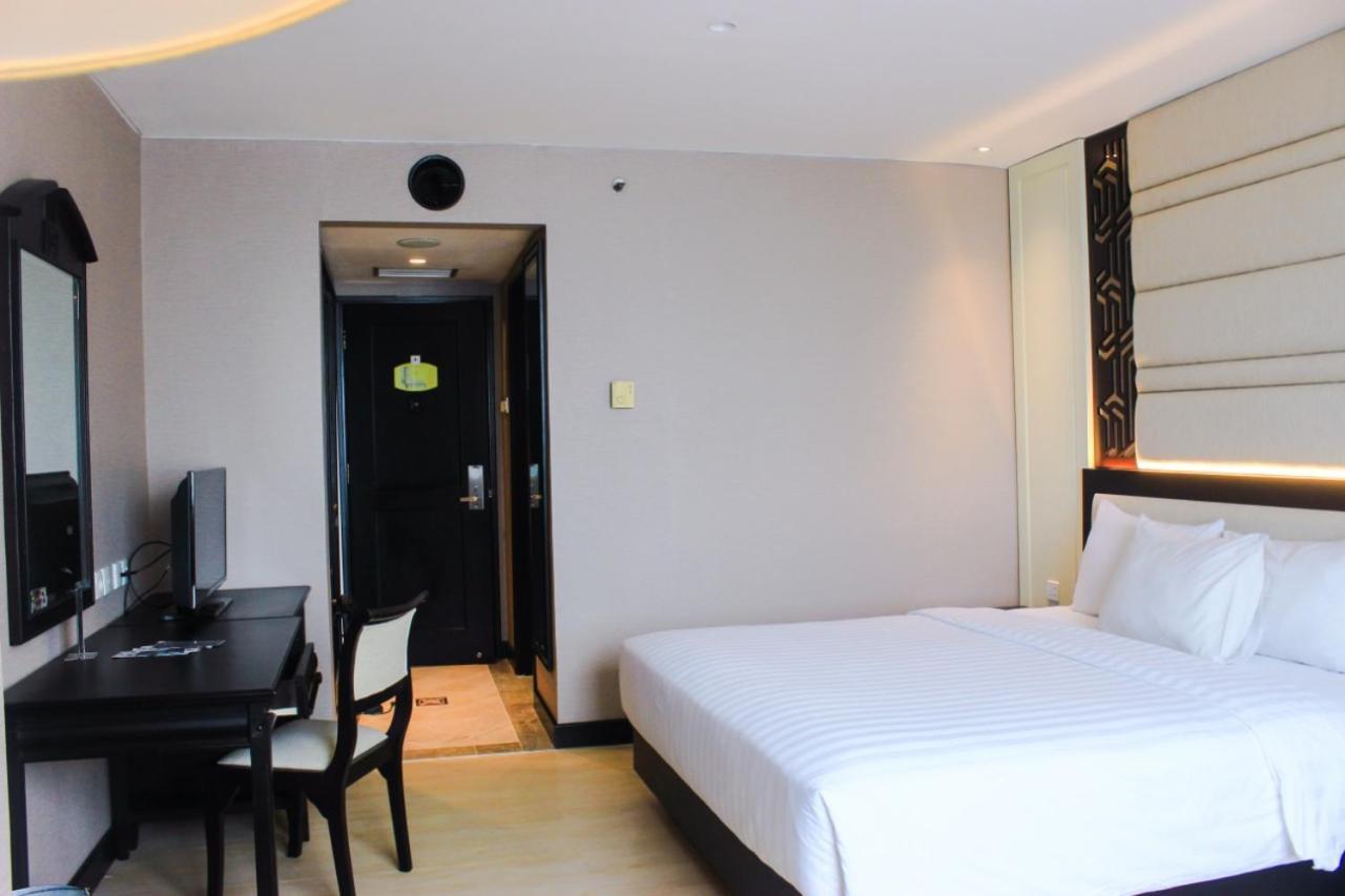 Grand Arkenso Park View Hotell Semarang Exteriör bild