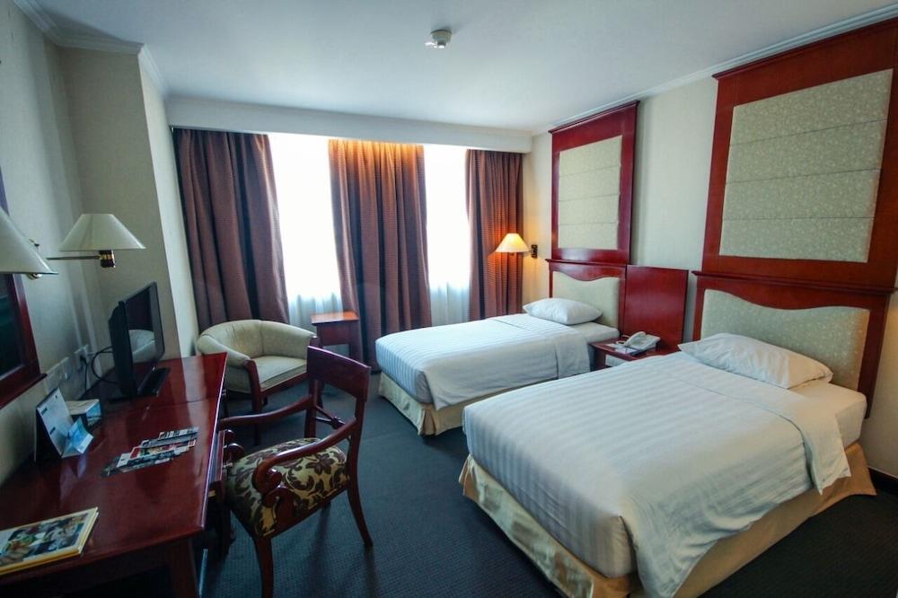 Grand Arkenso Park View Hotell Semarang Exteriör bild