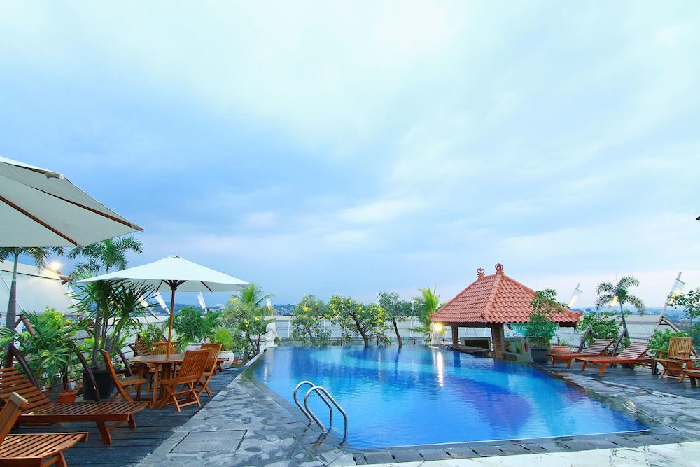 Grand Arkenso Park View Hotell Semarang Exteriör bild