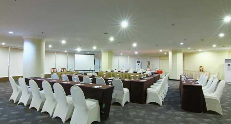 Grand Arkenso Park View Hotell Semarang Exteriör bild