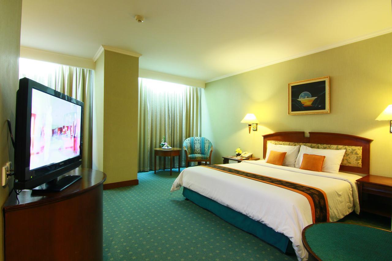 Grand Arkenso Park View Hotell Semarang Exteriör bild