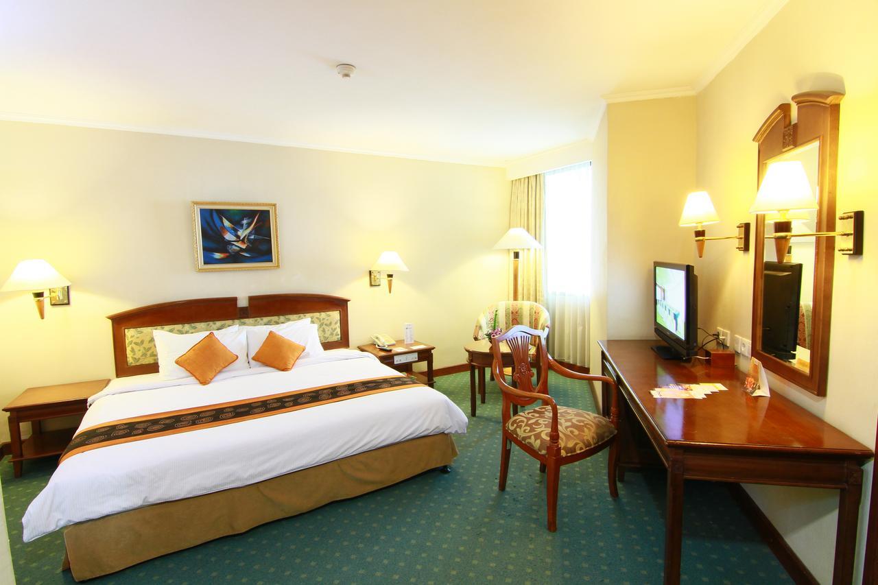 Grand Arkenso Park View Hotell Semarang Exteriör bild