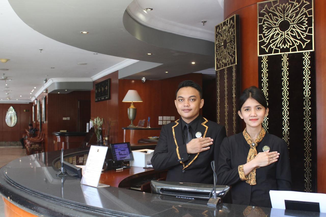 Grand Arkenso Park View Hotell Semarang Exteriör bild