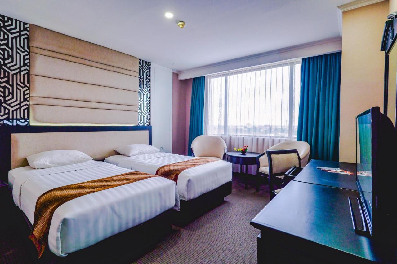 Grand Arkenso Park View Hotell Semarang Exteriör bild