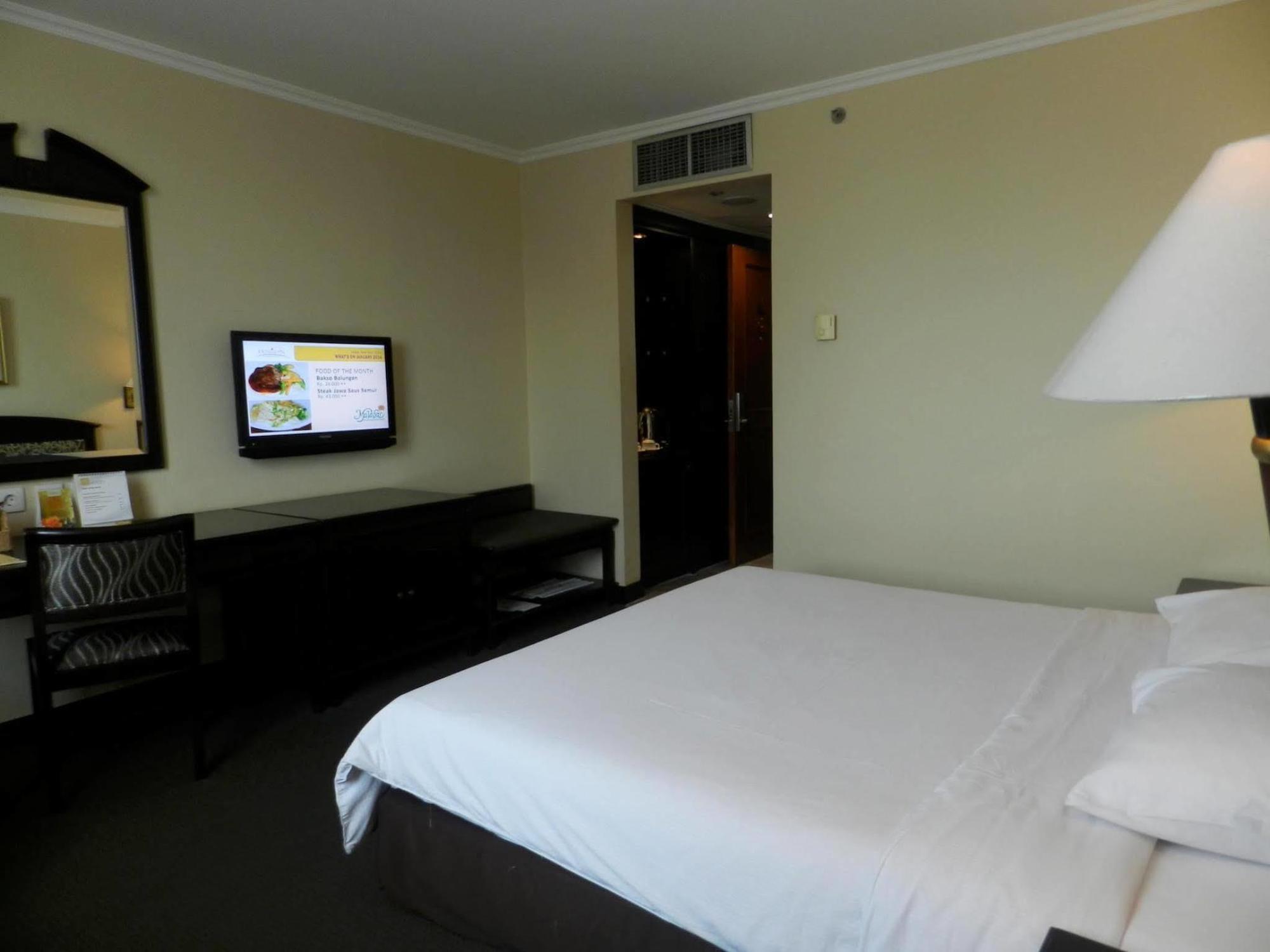 Grand Arkenso Park View Hotell Semarang Exteriör bild