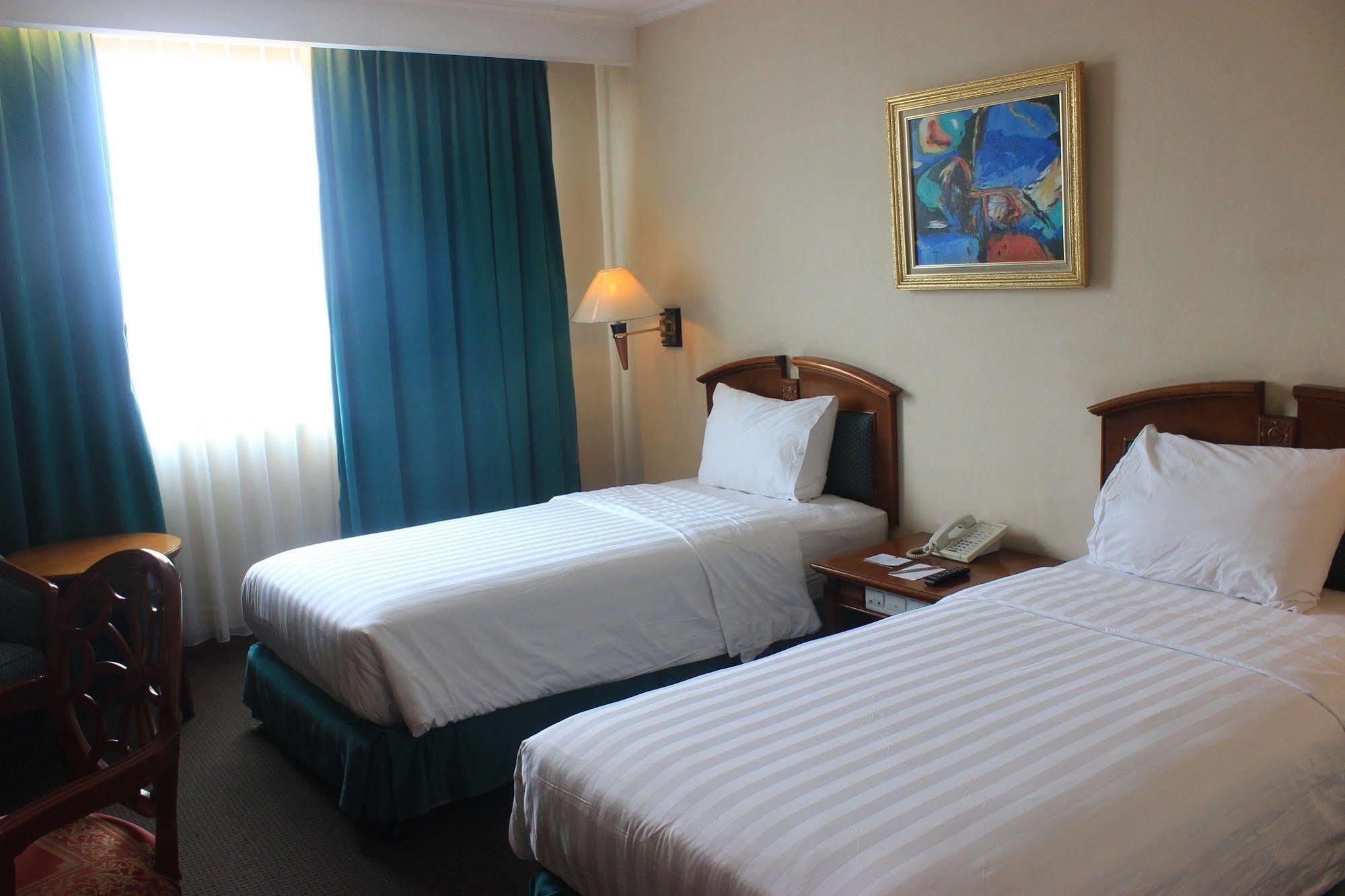 Grand Arkenso Park View Hotell Semarang Exteriör bild
