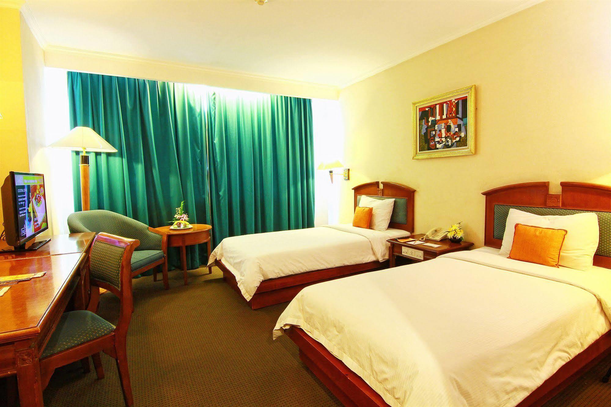 Grand Arkenso Park View Hotell Semarang Exteriör bild