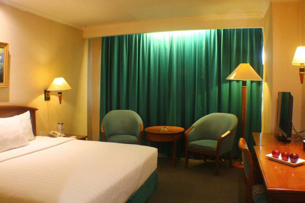 Grand Arkenso Park View Hotell Semarang Exteriör bild