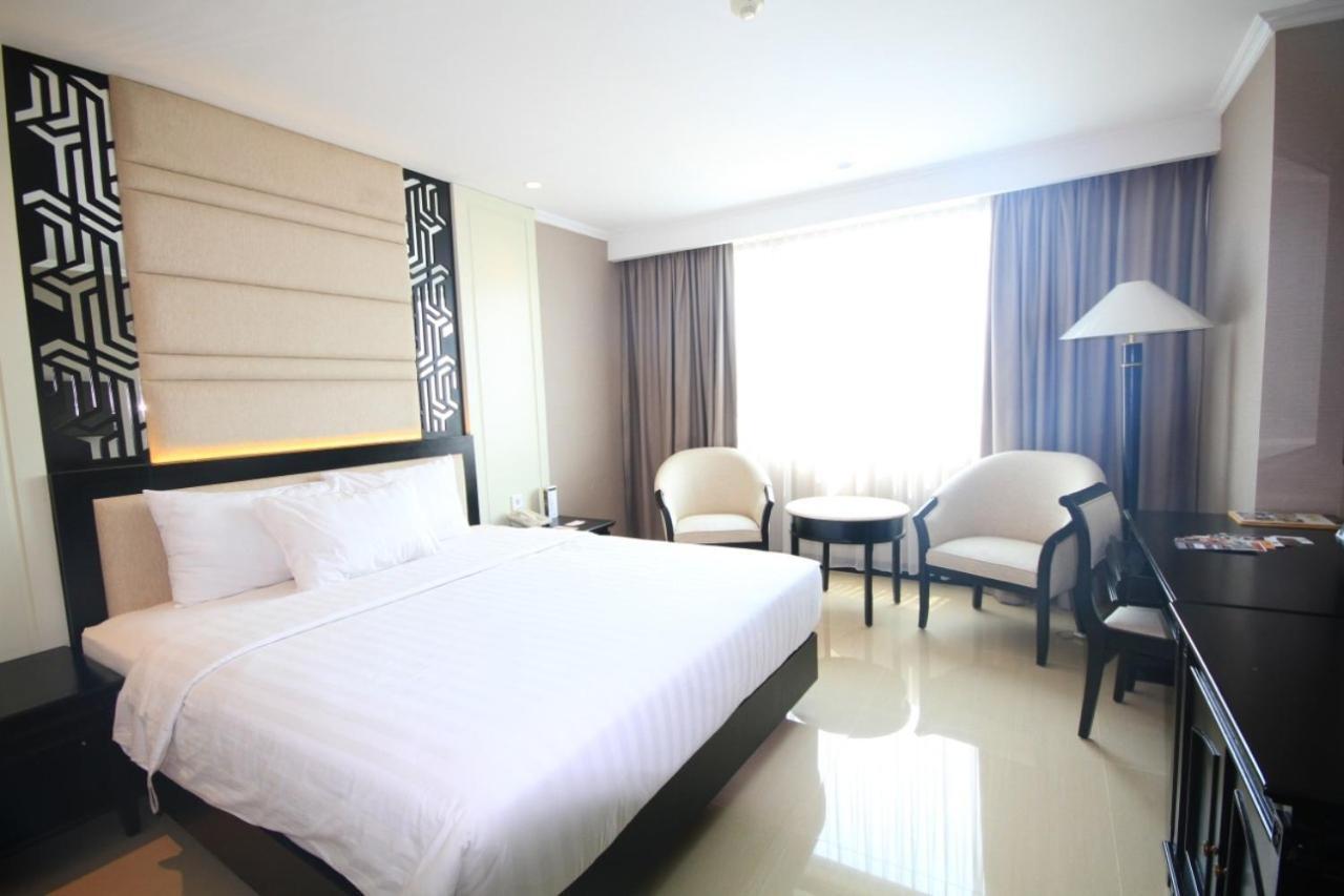 Grand Arkenso Park View Hotell Semarang Exteriör bild