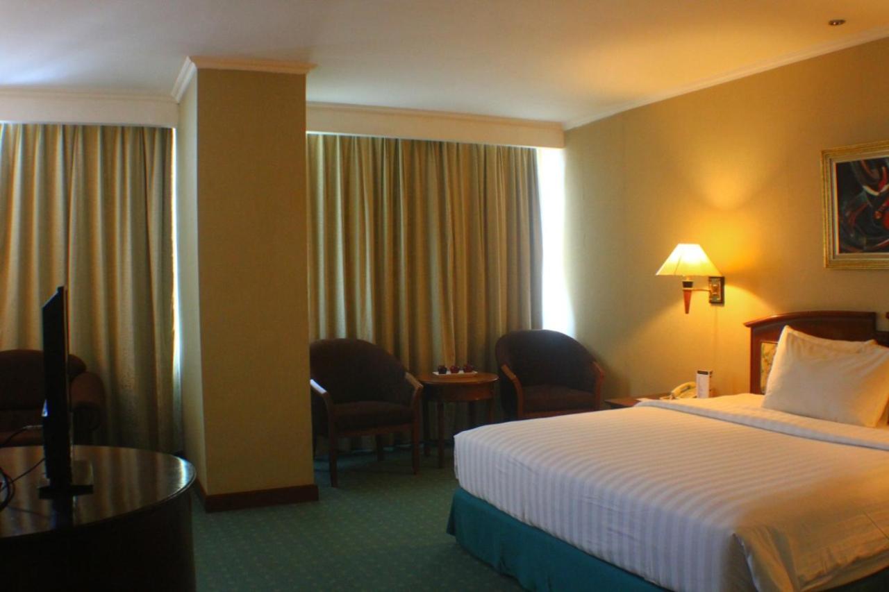 Grand Arkenso Park View Hotell Semarang Exteriör bild